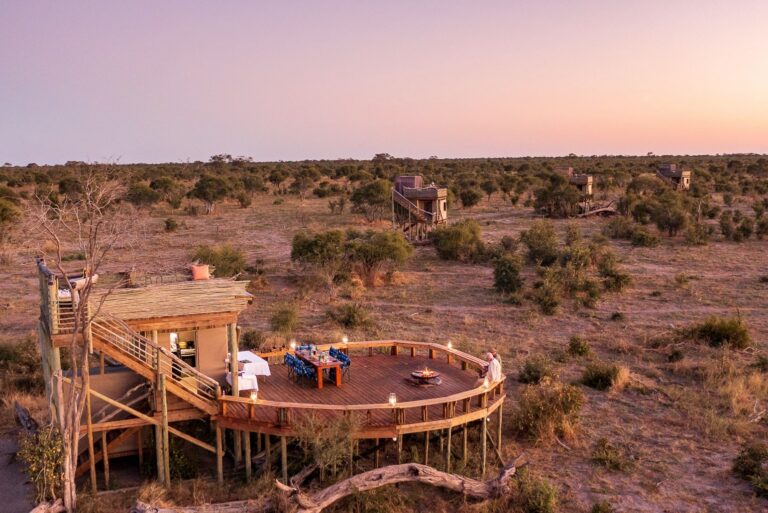 03 Skybeds - Dining platform-min